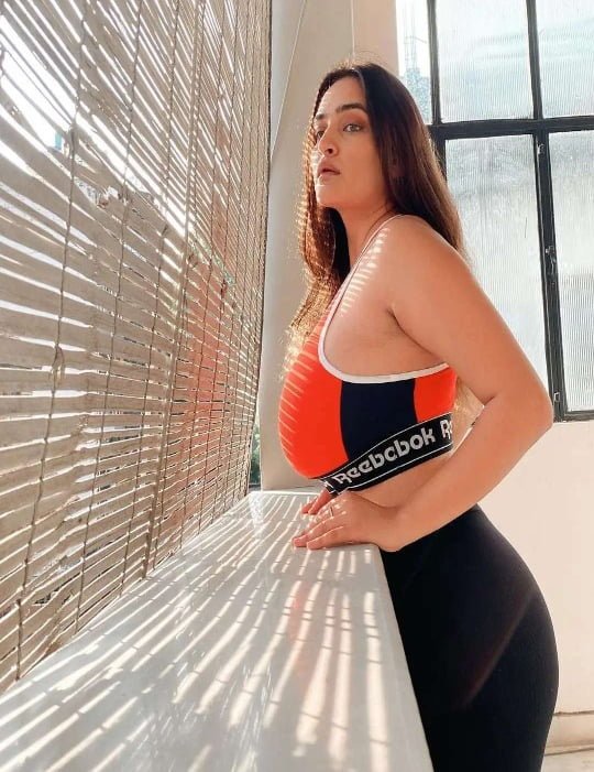 Roshni Call girls in Defence colony New Delhi